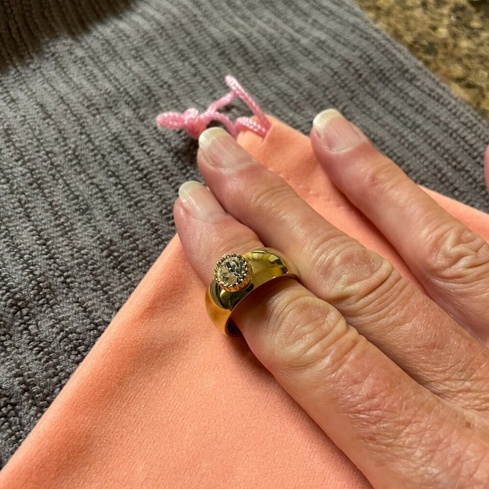 QUDO Women's Gold Band Ring with interchangeable Crystal Stone